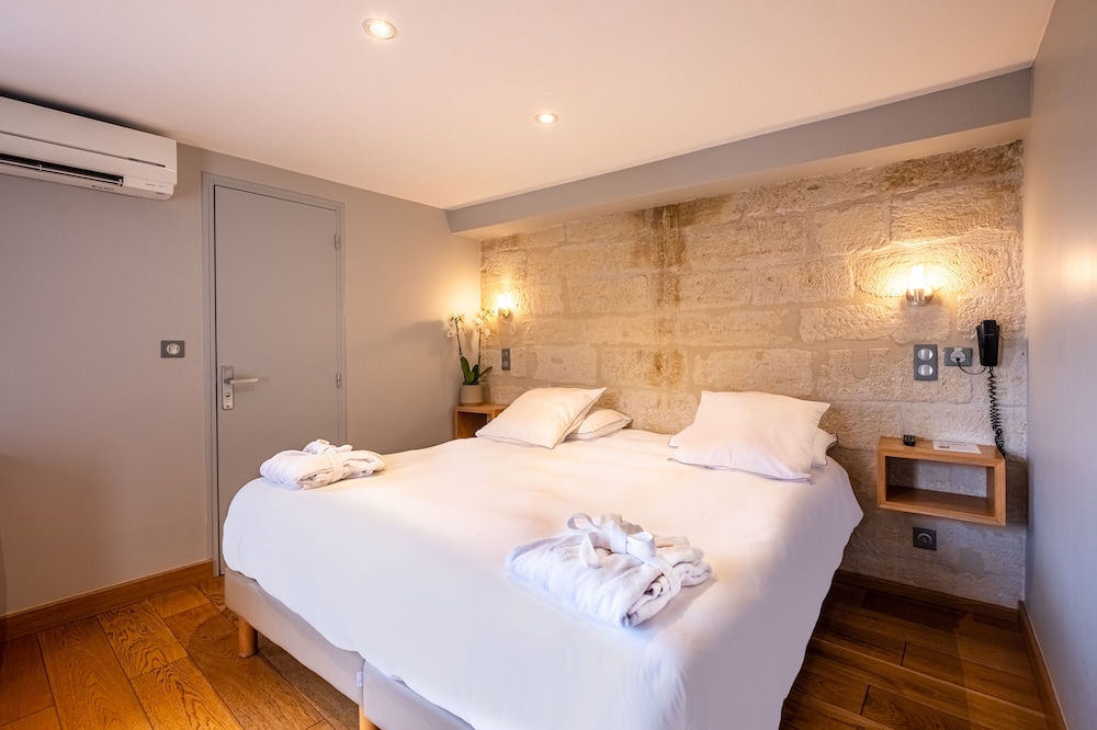 Boutique Hotel Entraigues 33/61