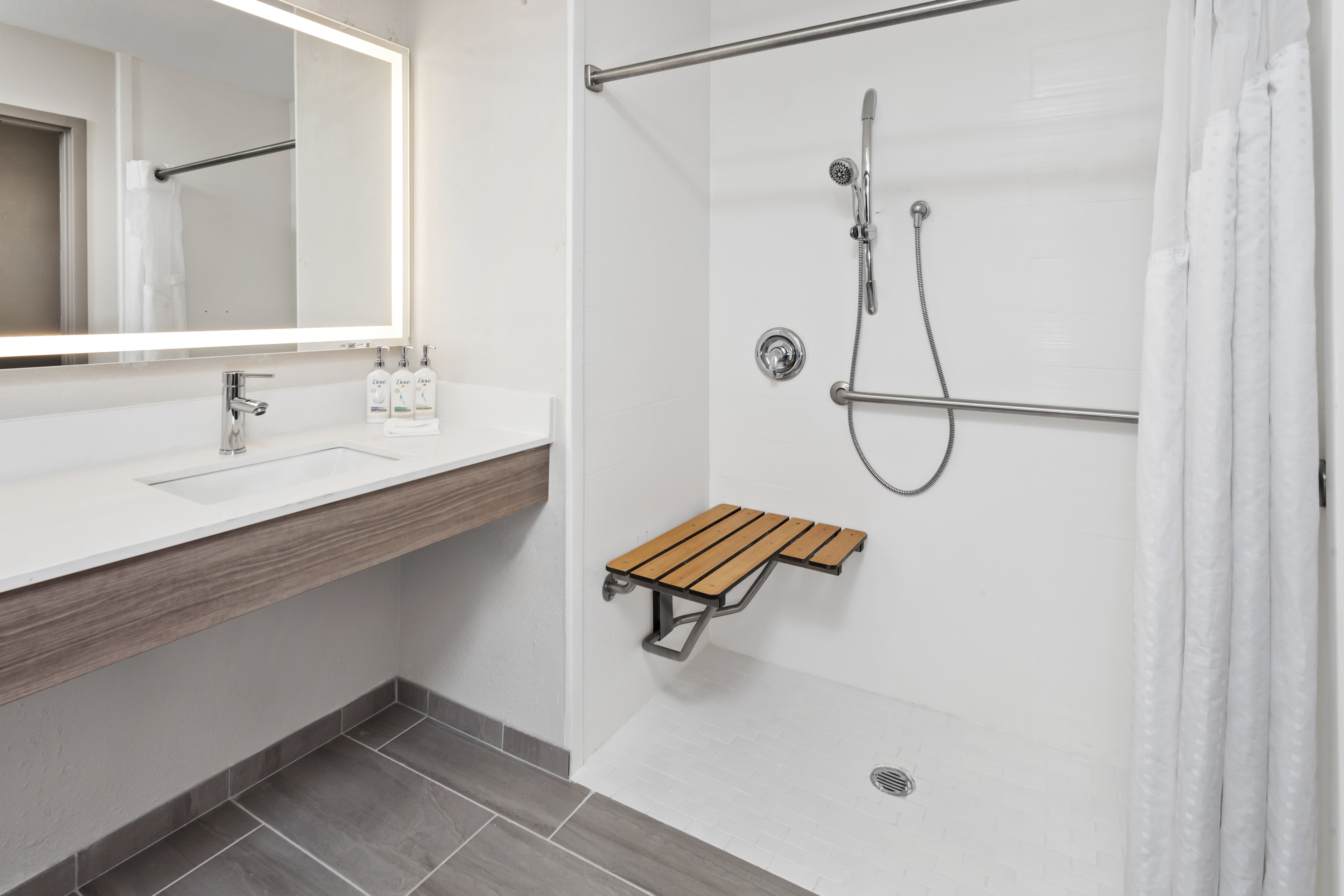 Holiday Inn Express Hotel And Suites Chicago Arpt Area West Ohare 45/46