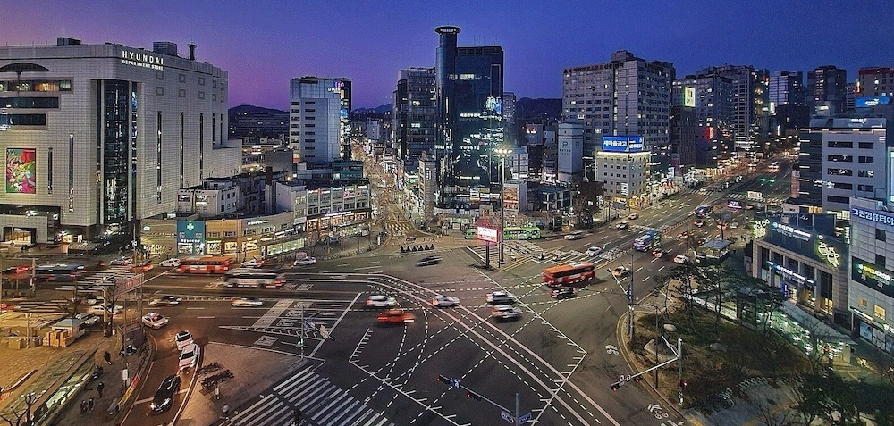 Brown Suites Sinchon Central 47/48