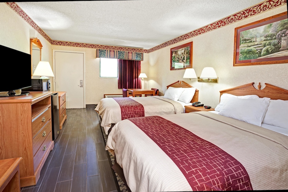 Days Inn & Suites by Wyndham Monroe 7/26
