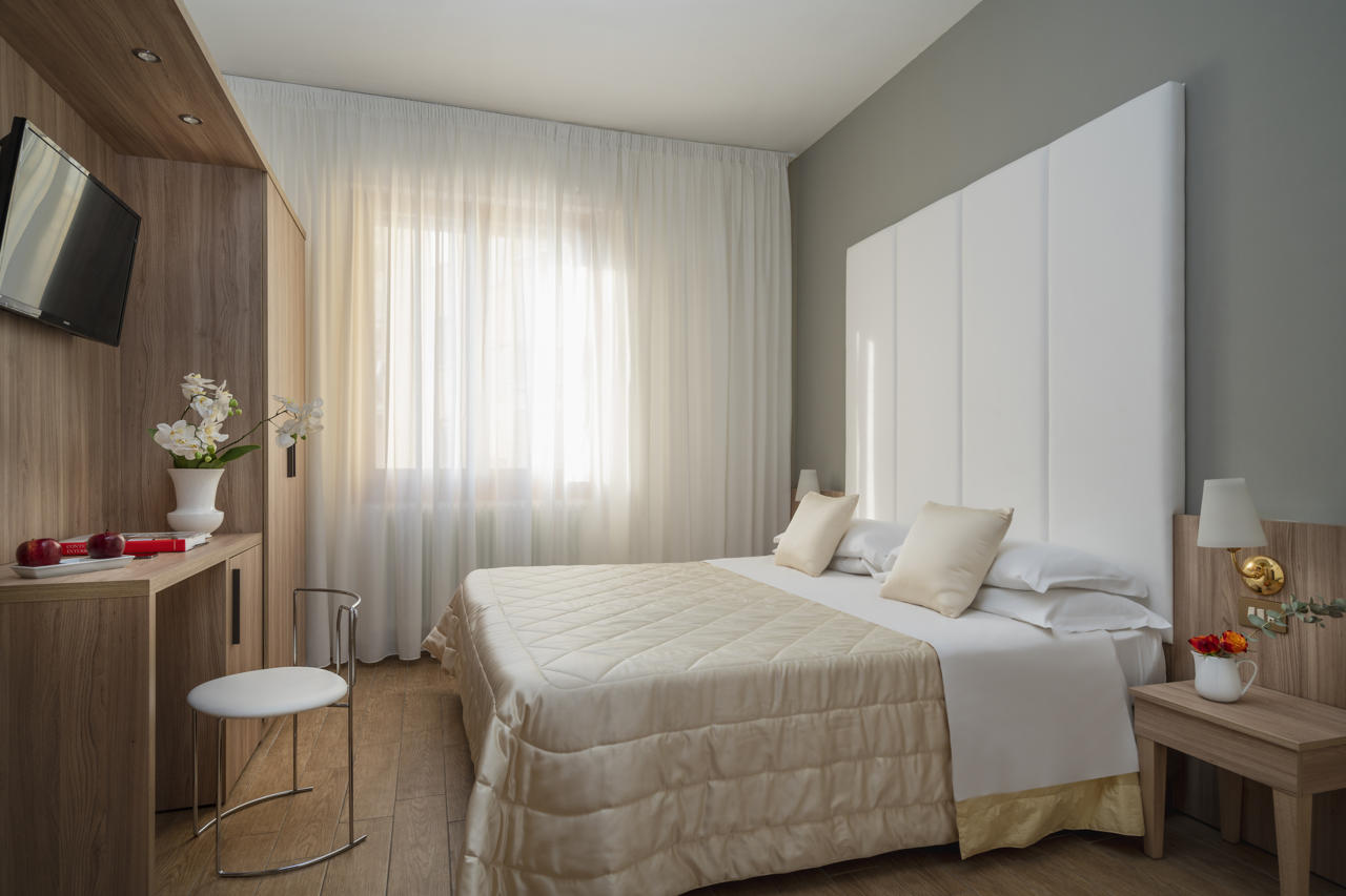Hotel Re Enzo 69/102