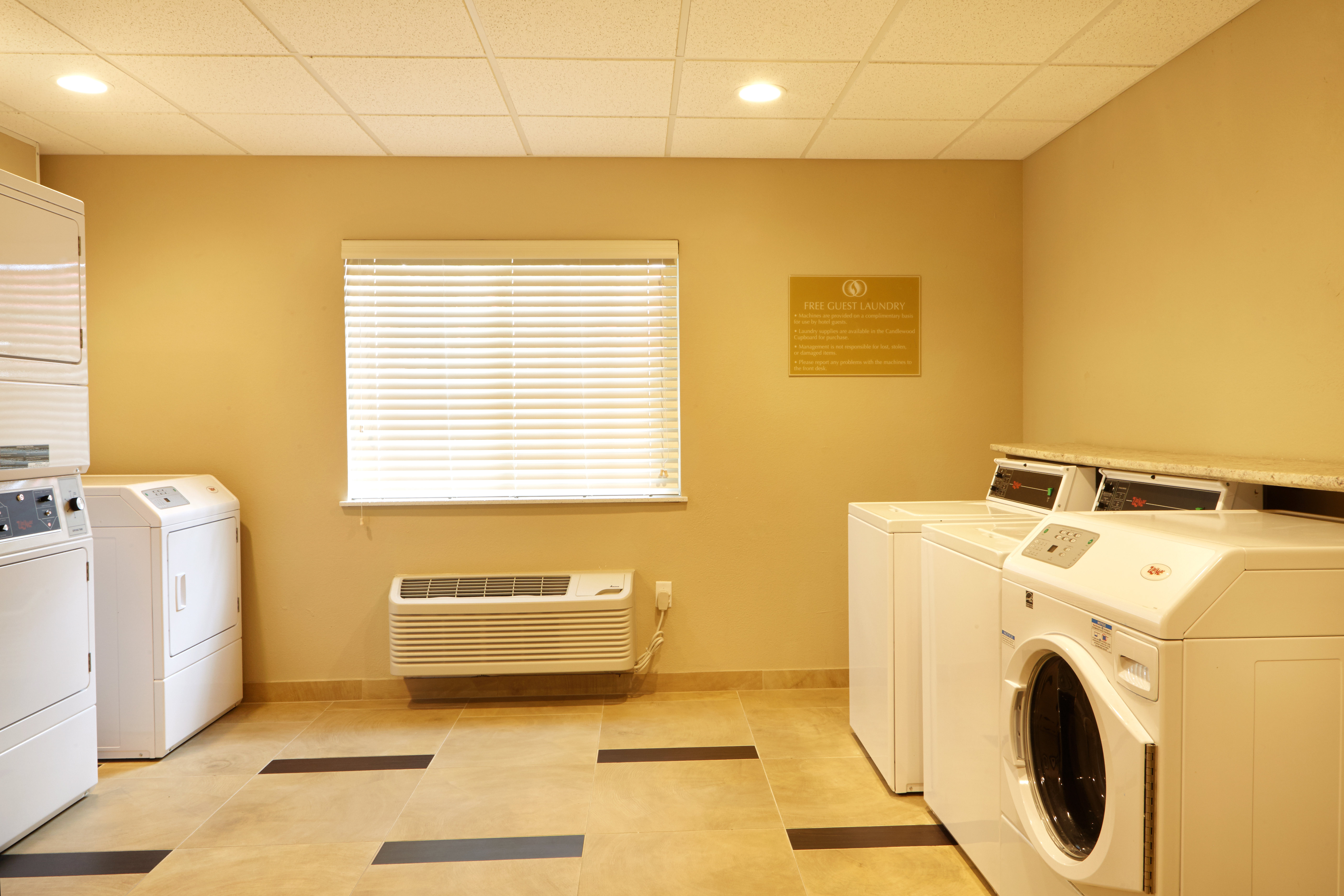 Candlewood Suites SAN ANTONIO AIRPORT 25/45