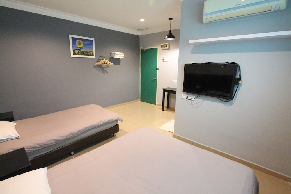Hotel Station 18 15/32