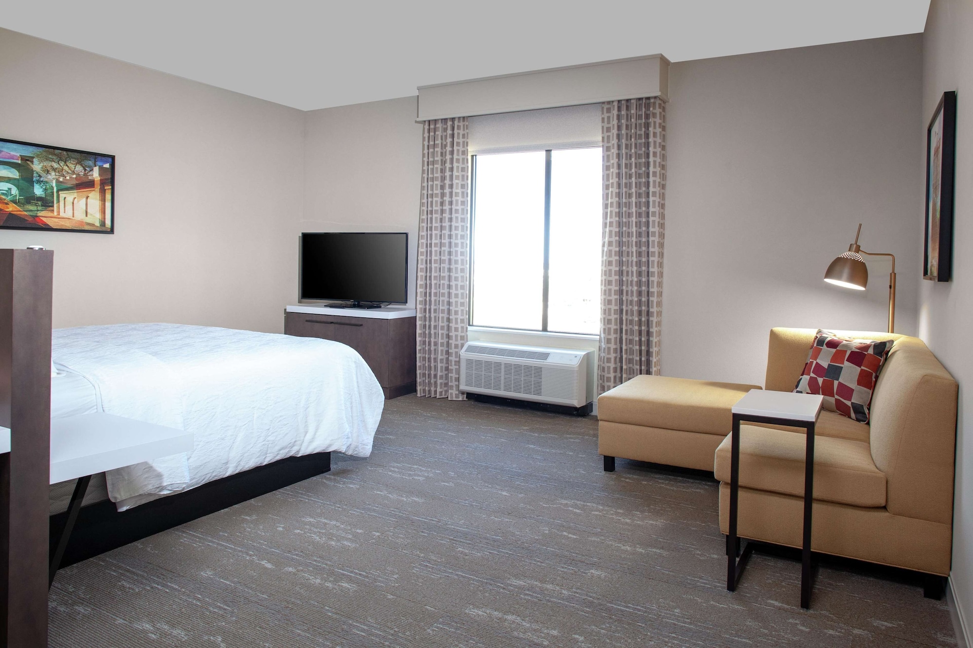 ROOM, KING BED, LAKE VIEW