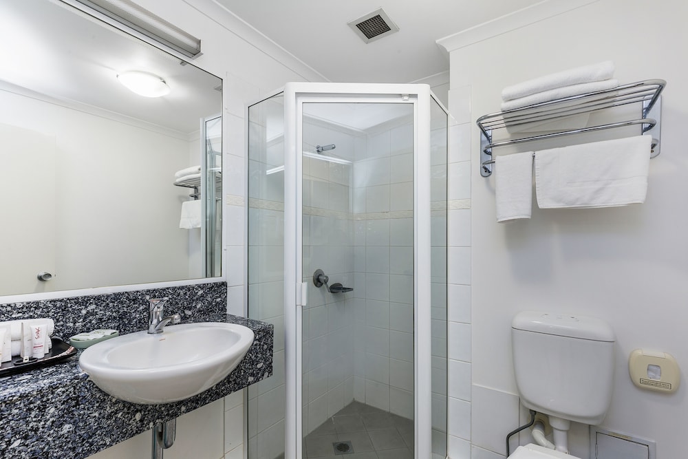 THE WELLINGTON APARTMENT HOTEL 20/48
