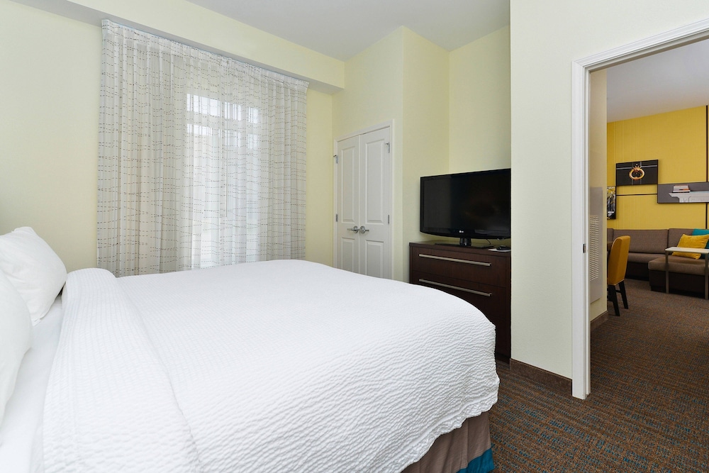 RESIDENCE INN CHAMPAIGN 9/30