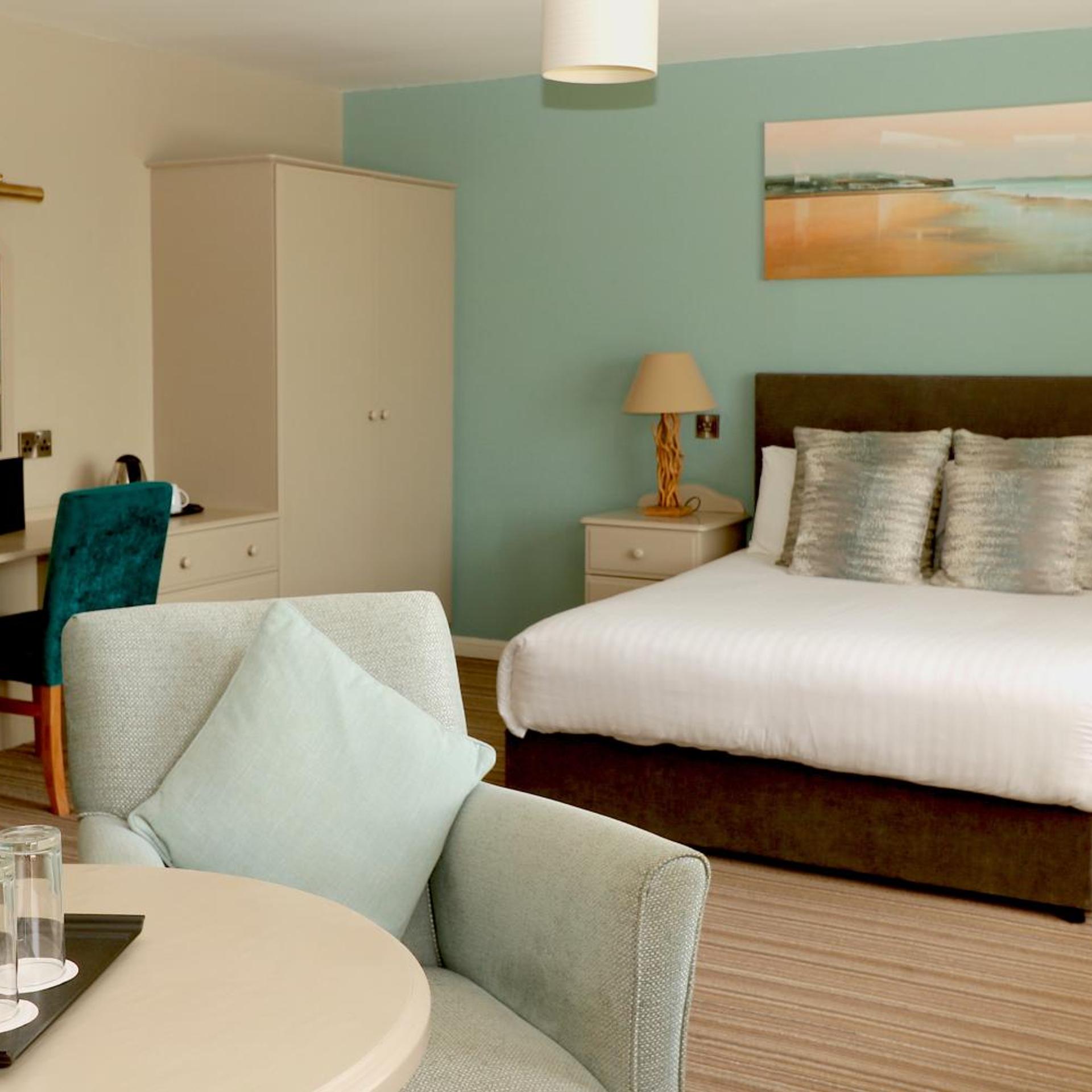 غرفة ثلاثية بشرفة، Causeway Hotel 2/6