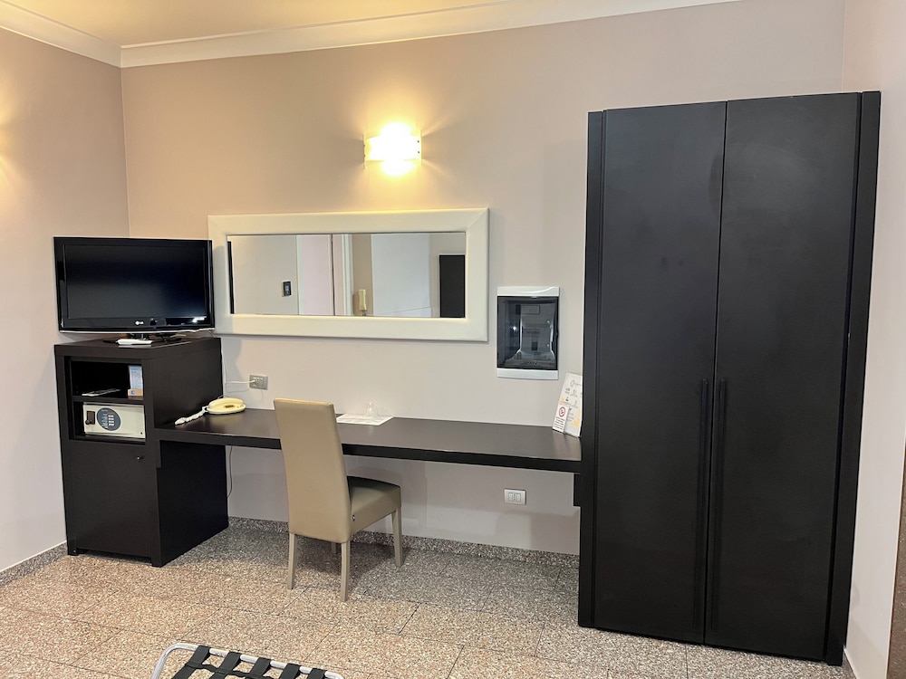 Hotel Euro House Suites 31/49