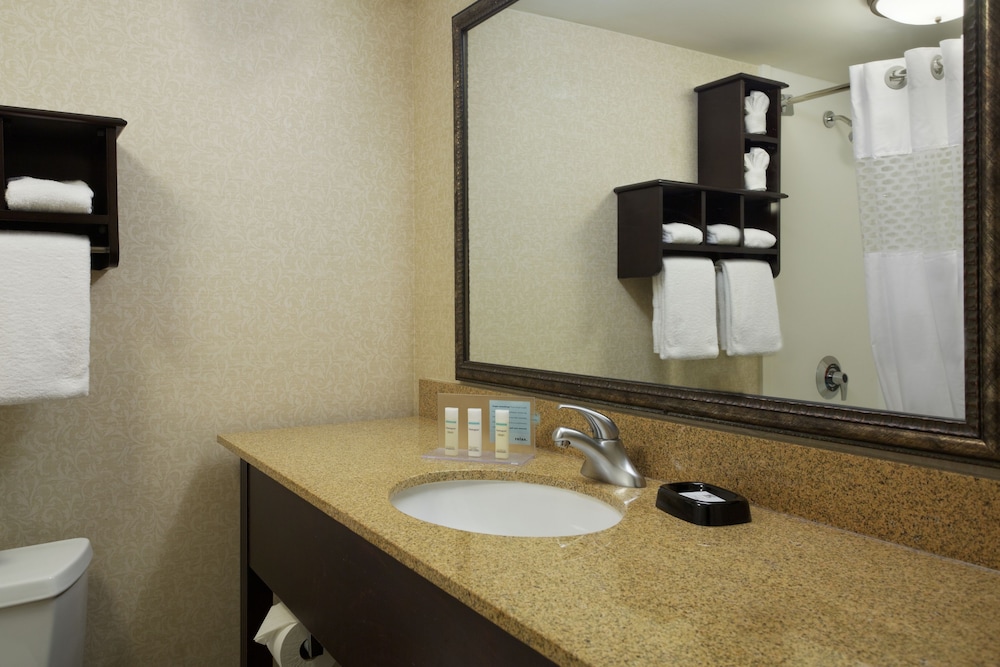 Hampton Inn Charlotte University Place 14/40