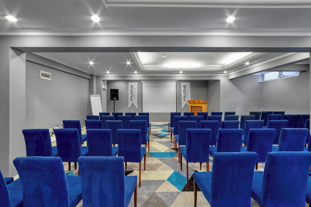 Numa Port Hotel 61/73