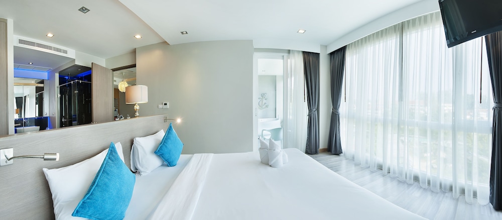 Ratana Apart Hotel At Kamala 30/50