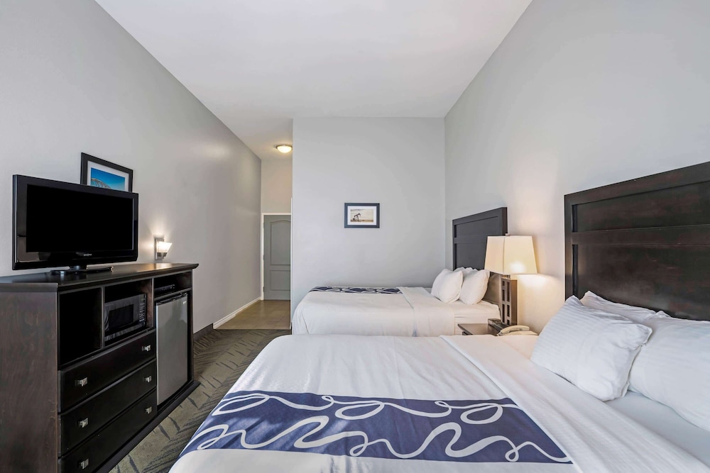 La Quinta Inn & Suites by Wyndham-Brookshire-West Katy 14/39