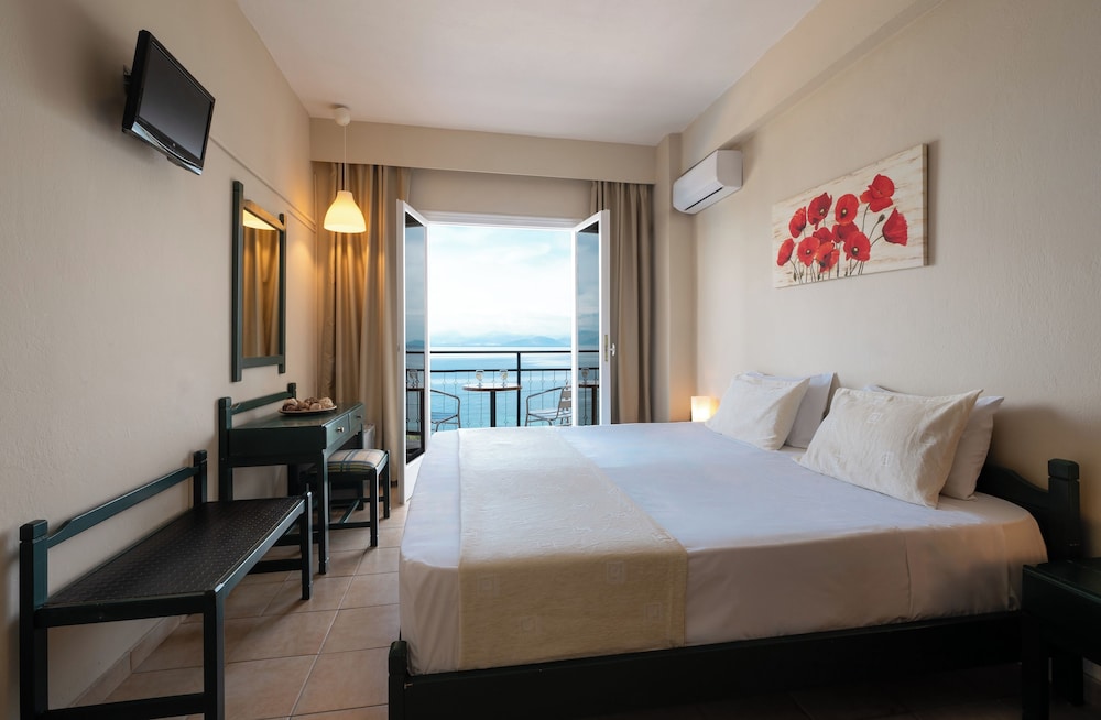 COMFORT, TWIN BEDS, SIDE SEA VIEW