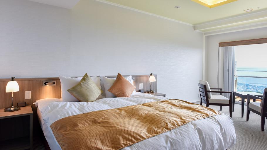 Hare, Double Bed