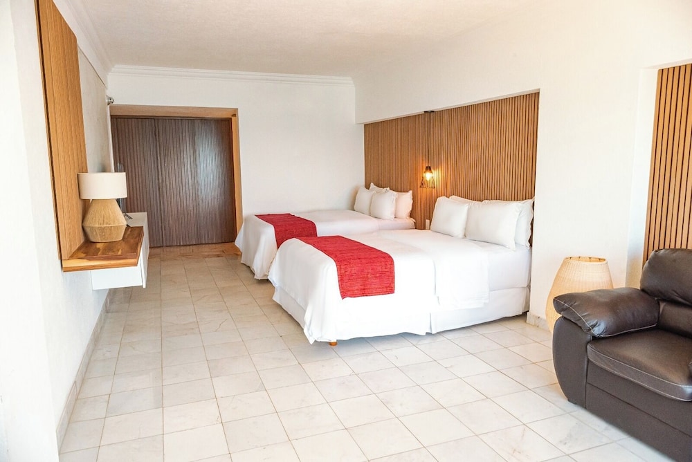 Hotel San Carlos Plaza, Beach & Convention Center 15/58