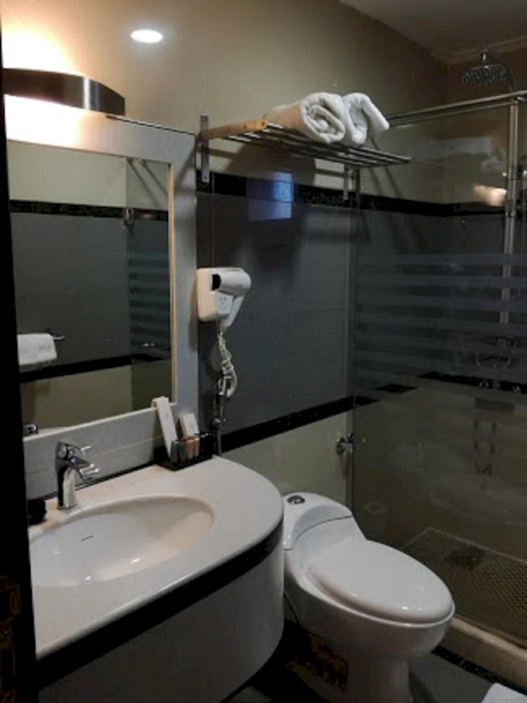 فندق ميلينيا العليا(Millennia Olaya Hotel) 77/79