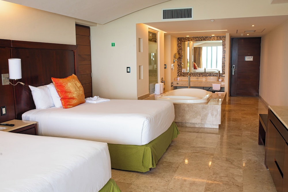 Hotel Azul Ixtapa Grand Resort Spa and Convention Center 13/51