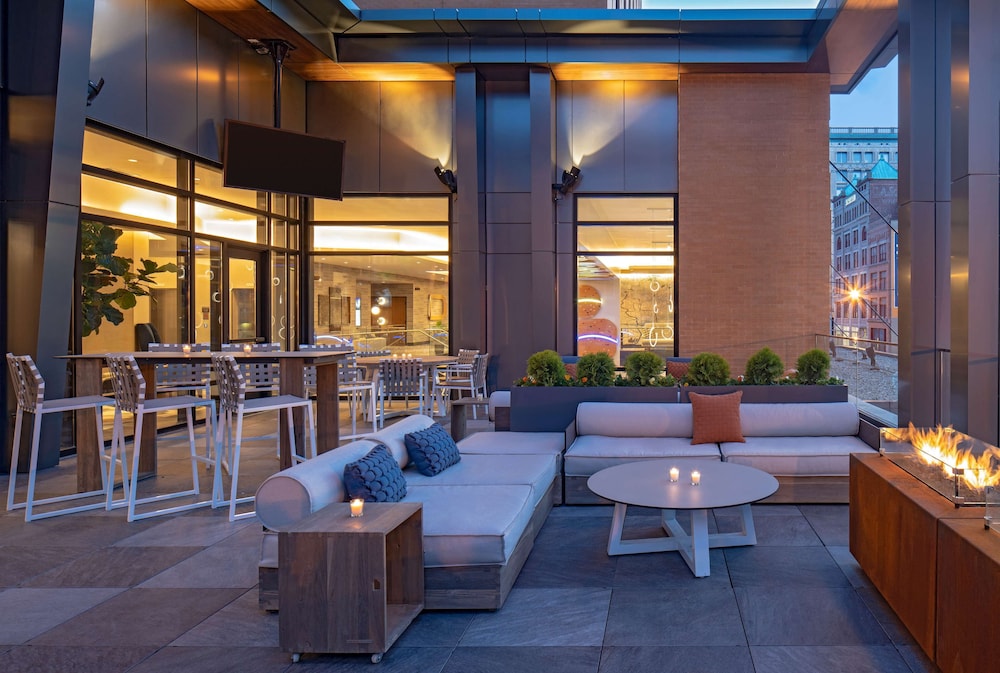 Hyatt House Indianapolis Downtown 40/70