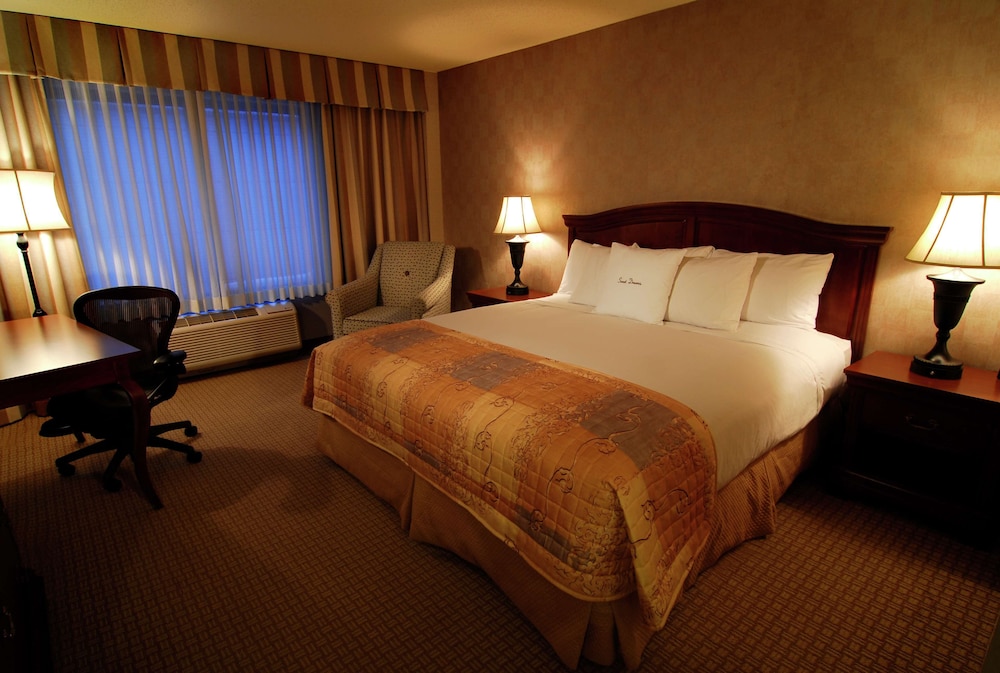 Doubletree By Hilton Milwaukee 15/58