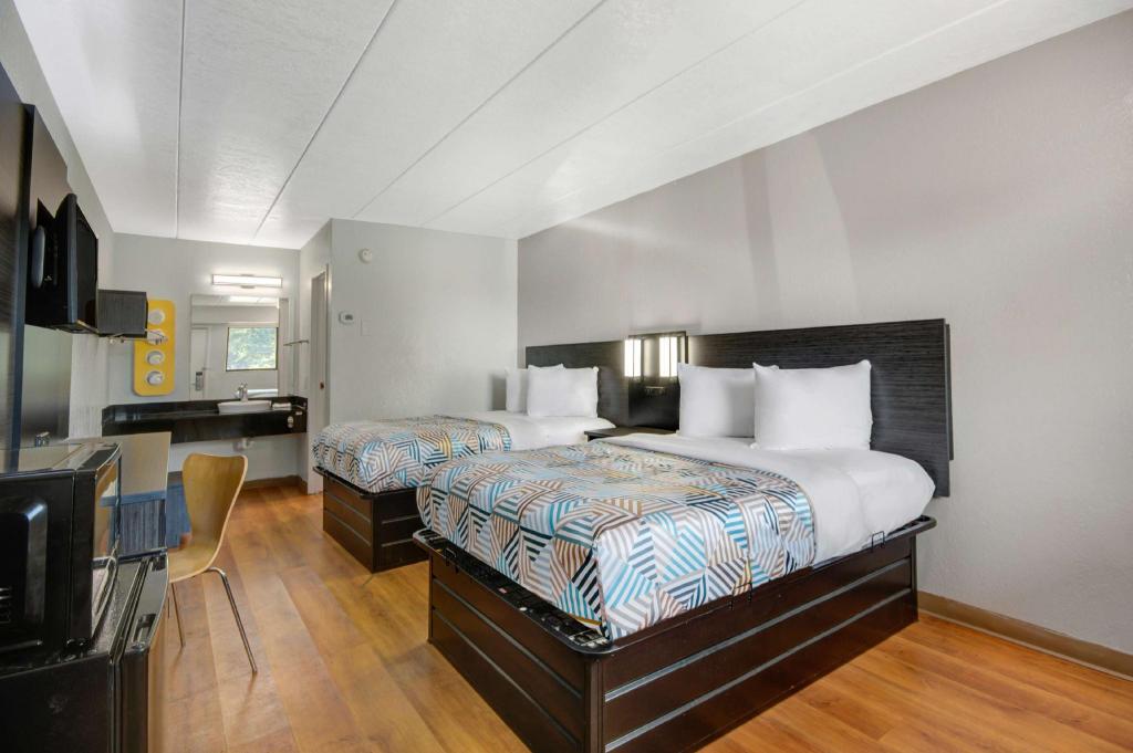 2 Full Beds