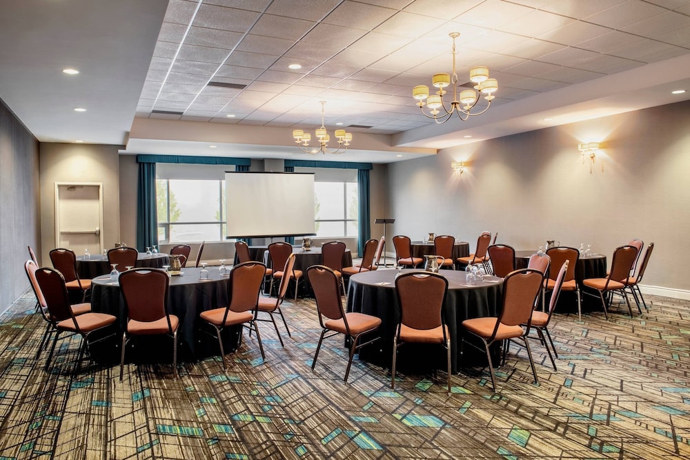 Residence Inn By Marriott Kingston Water S Edge 39/41