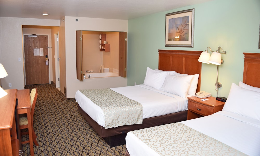 Beachfront Hotel 18/50