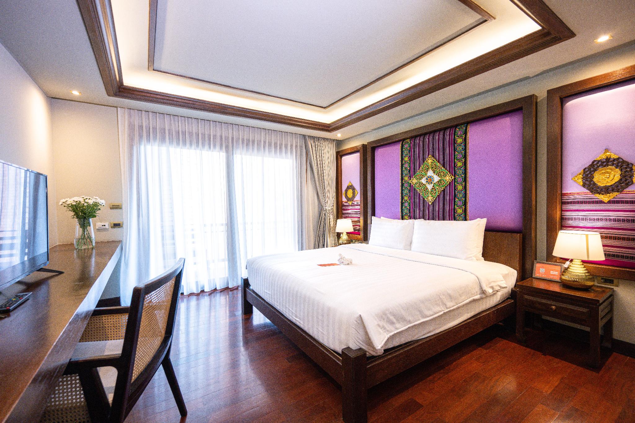 Grand, Deluxe, Double Bed