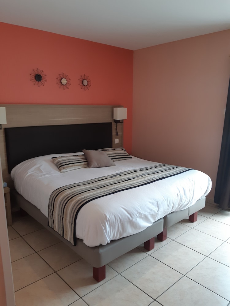 Logis Hotel l'Escapade 25/74