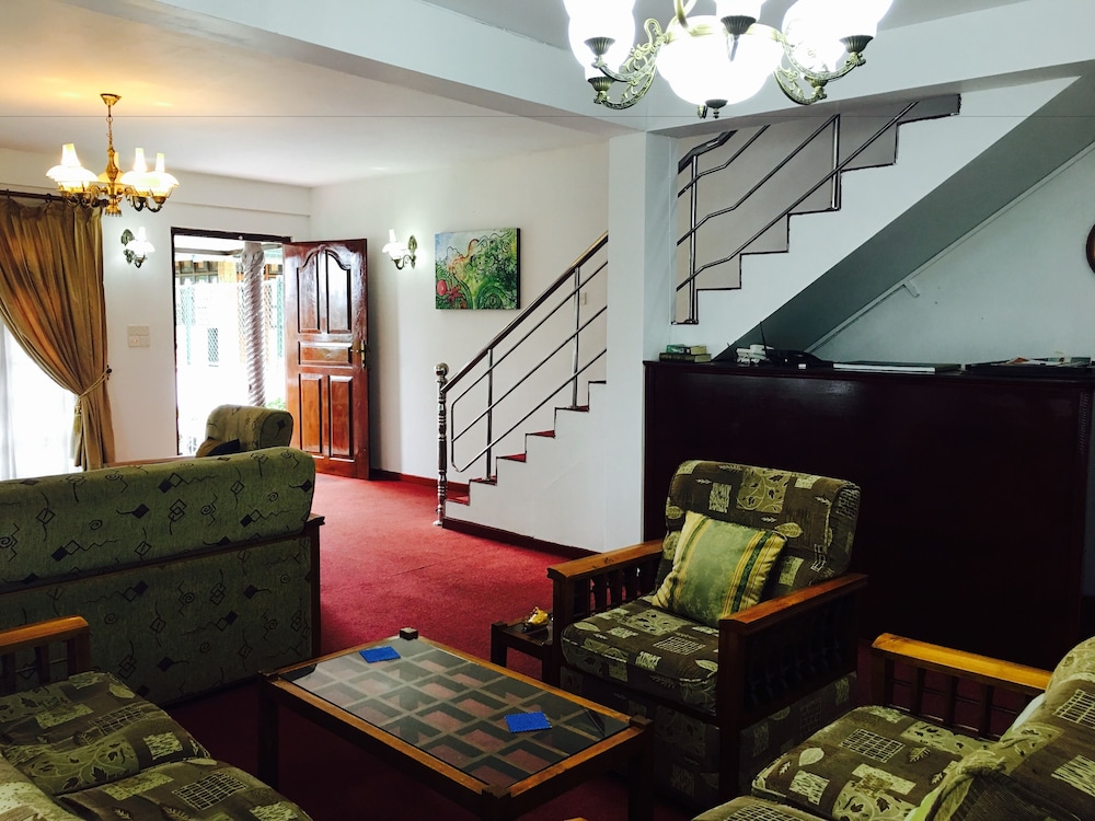 New Royal Mount Hotel 29/50