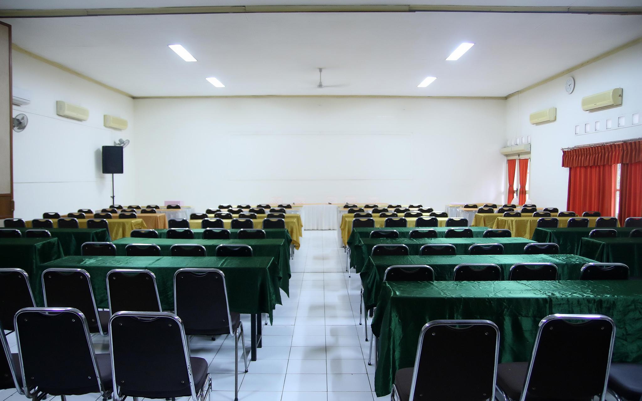 Candisari Hotel & Resto 25/28