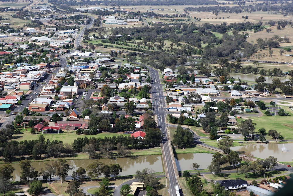 Forbes Victoria Inn 44/55