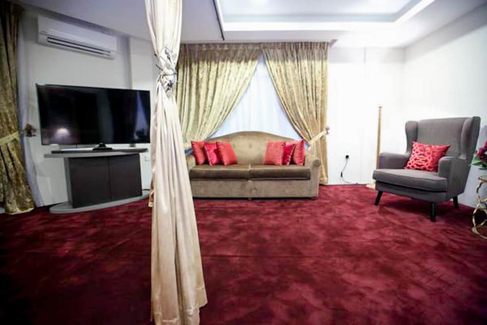 Al Khatiri Hotel 27/33