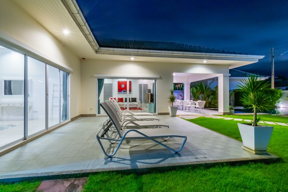 Hua Hin Pool Villa With 4 Bedrooms L27 42/50