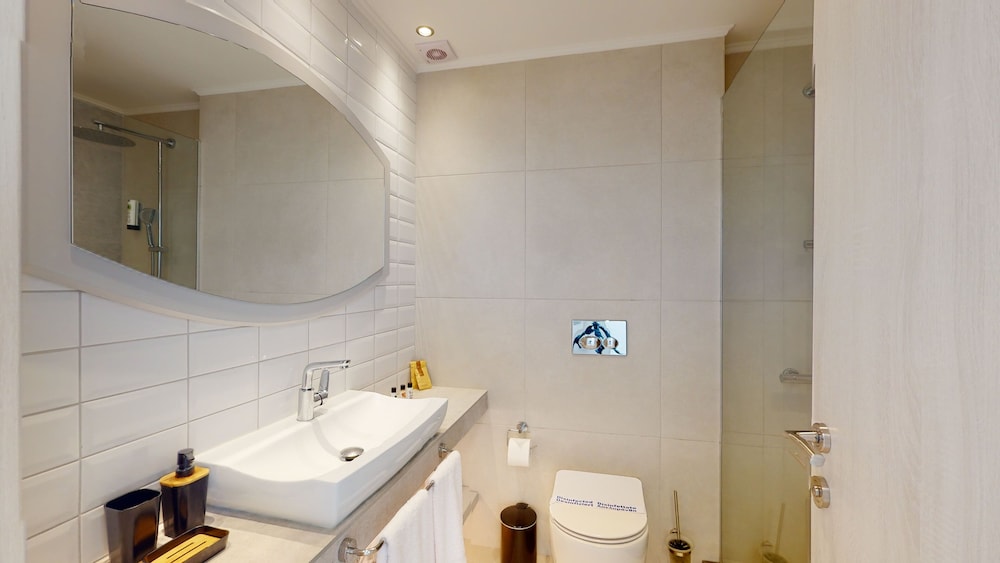 Double Room Superior Garden View 6/7