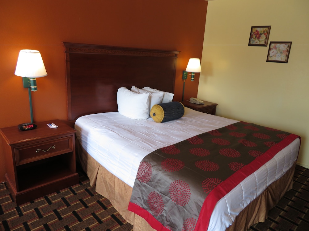 Royal Crest Inn Medford 9/28