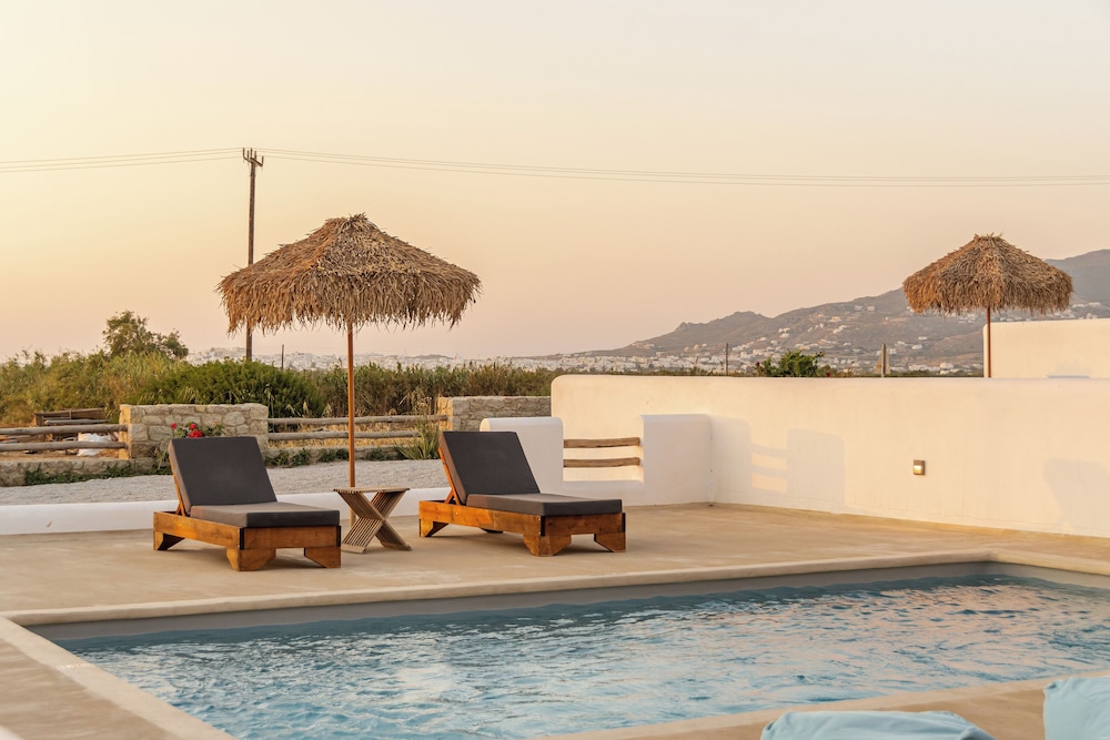 White Cocoon Exclusive villas 64/68
