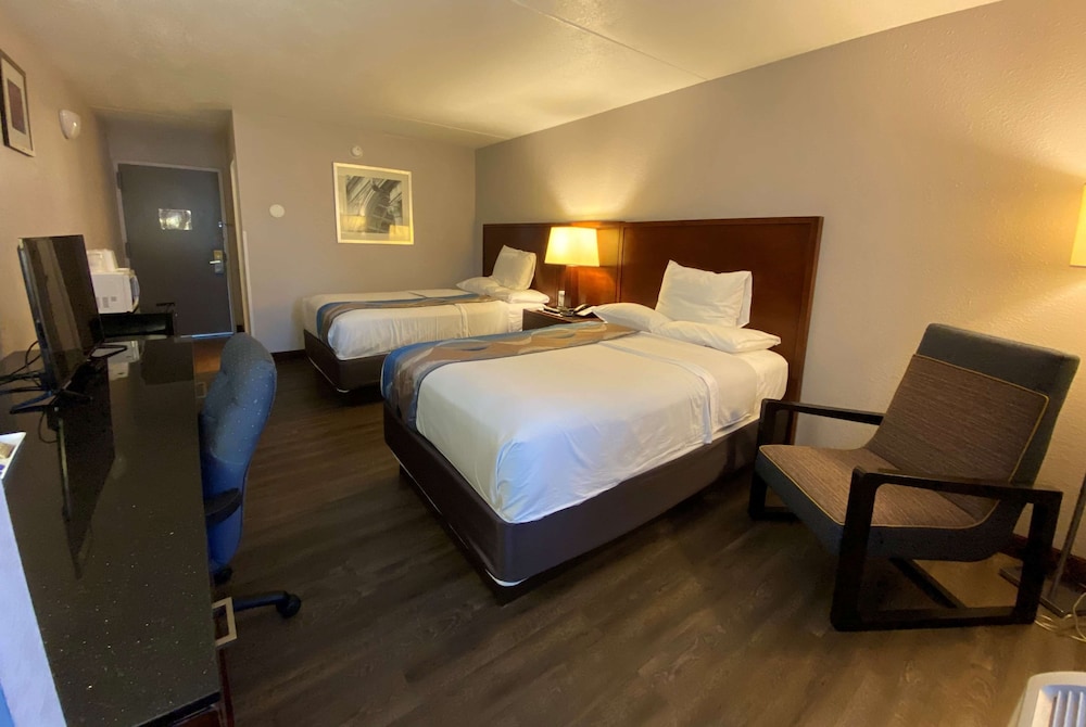 Travelodge Inn & Suites by Wyndham Albany 9/34