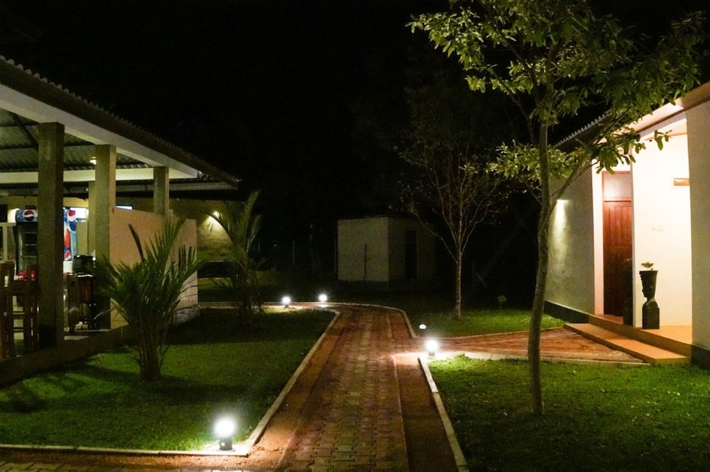 Ceyloni Hotel 13/16