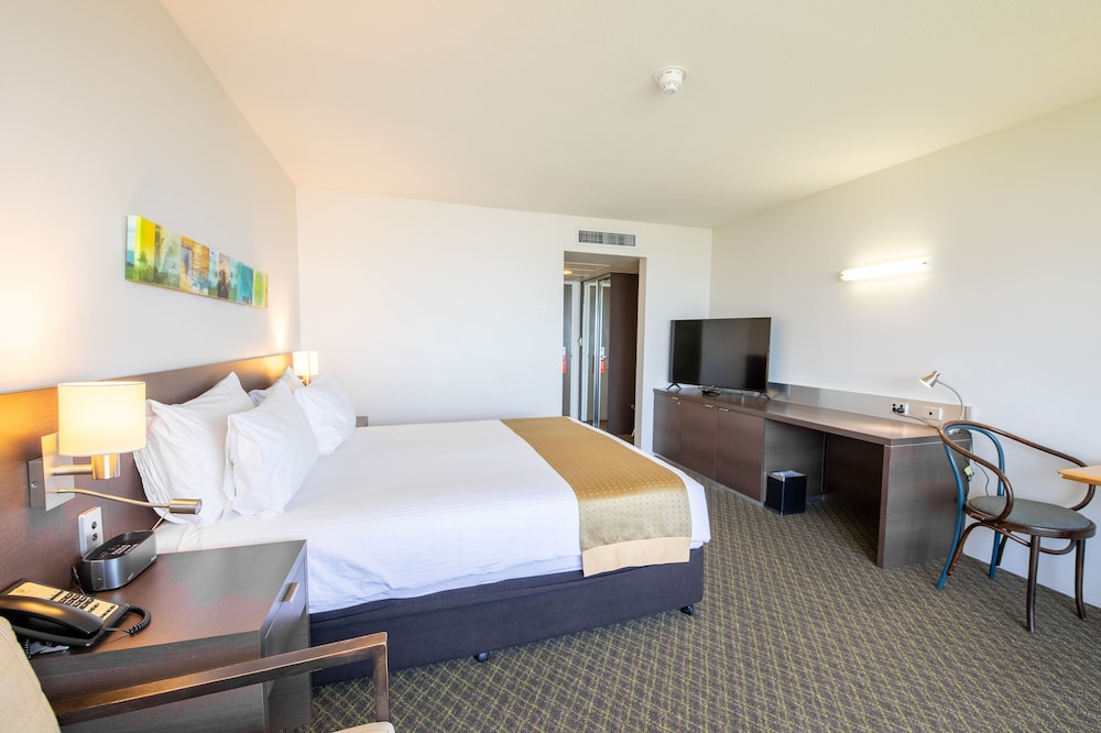 1 Bedroom, Suite, King Bed, Sea View, Sofa