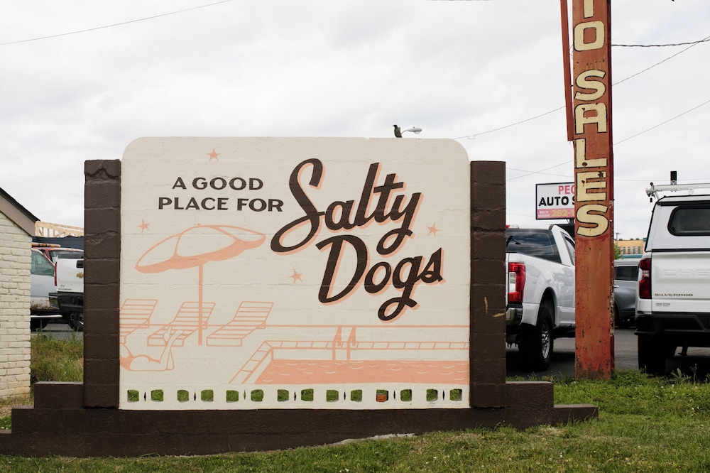 Salt Ranch Hotel 6/46