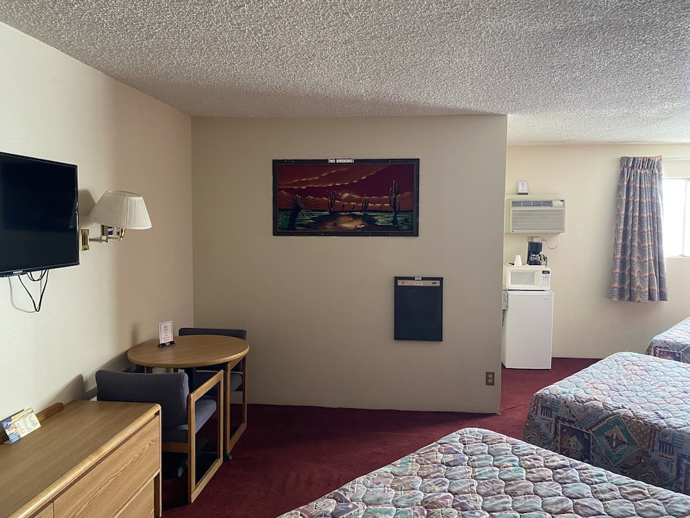 Econo Lodge Las Vegas NM 28/53