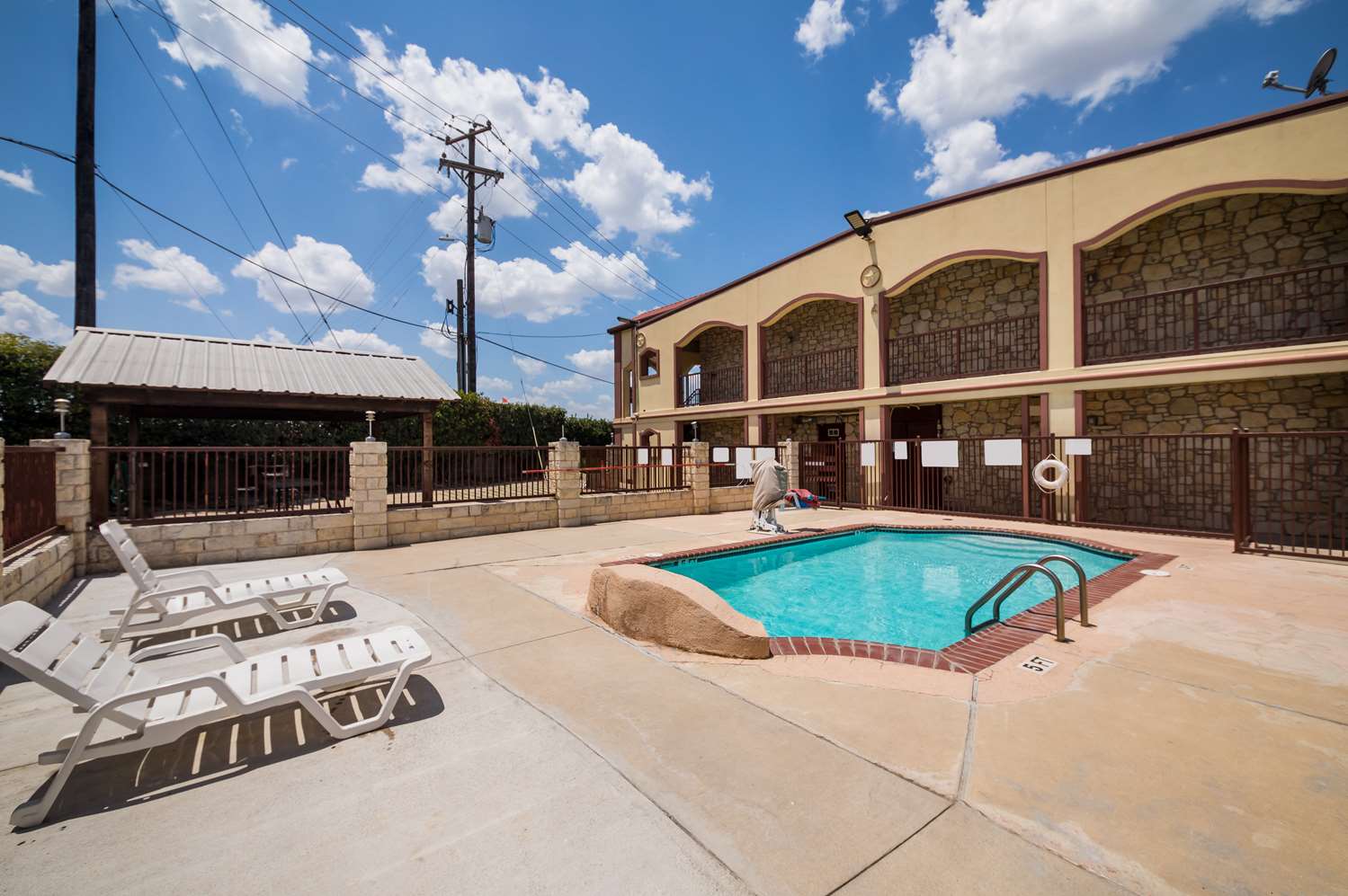 Americas Best Value Inn Buda Austin S 35/37