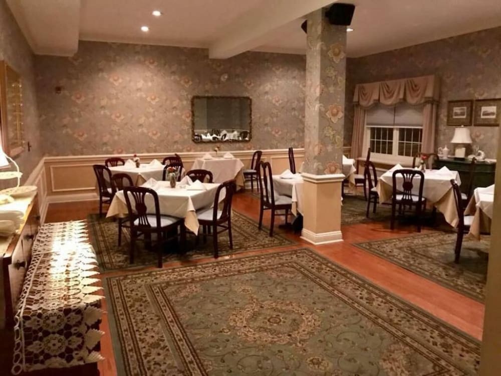 Camelot Restaurant Inn 42/50