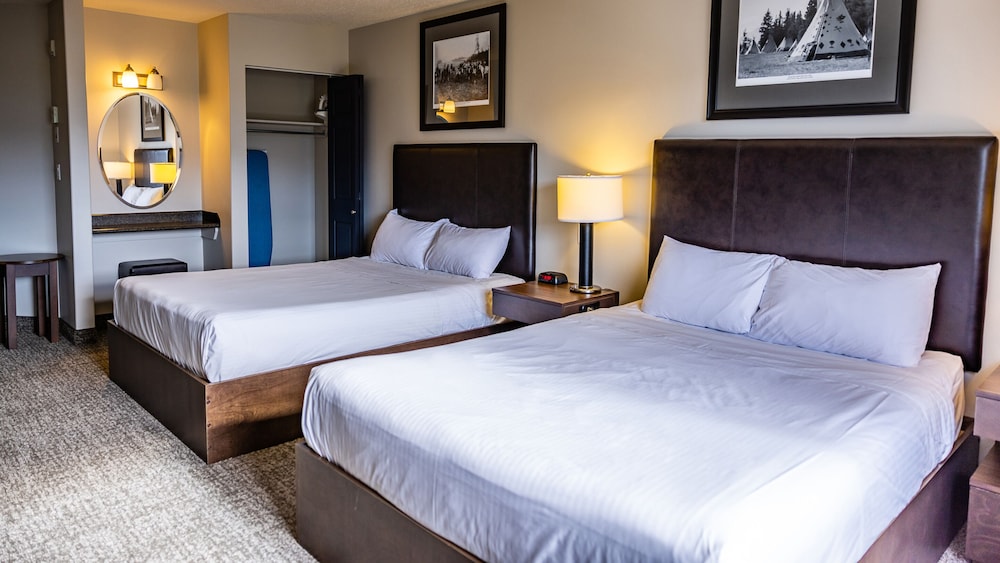 Room, 2 Queen Beds, Valley View