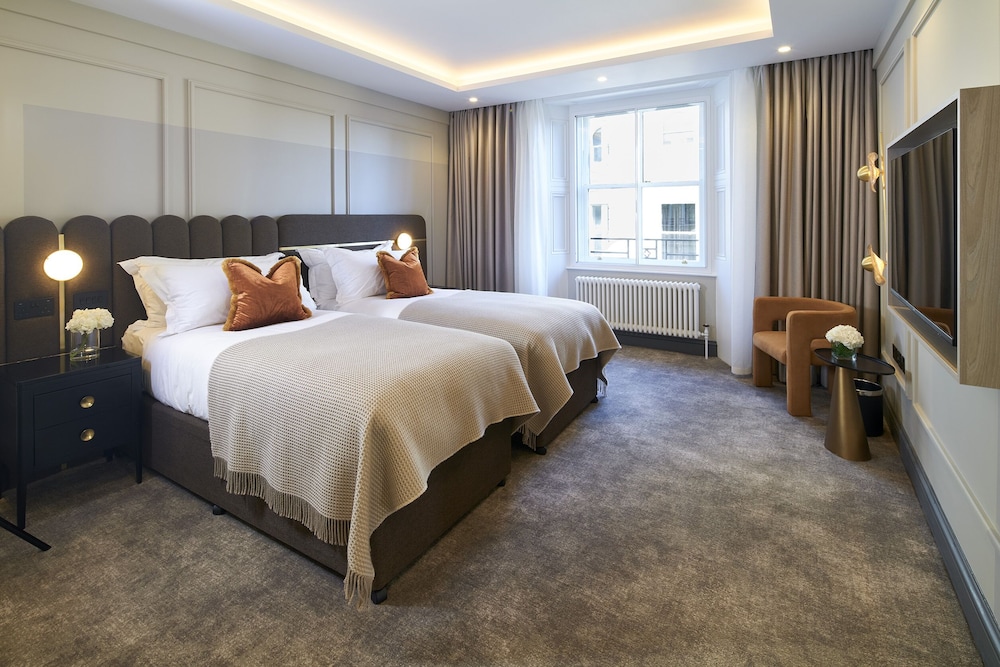 Deluxe Two Bedroom Apartment