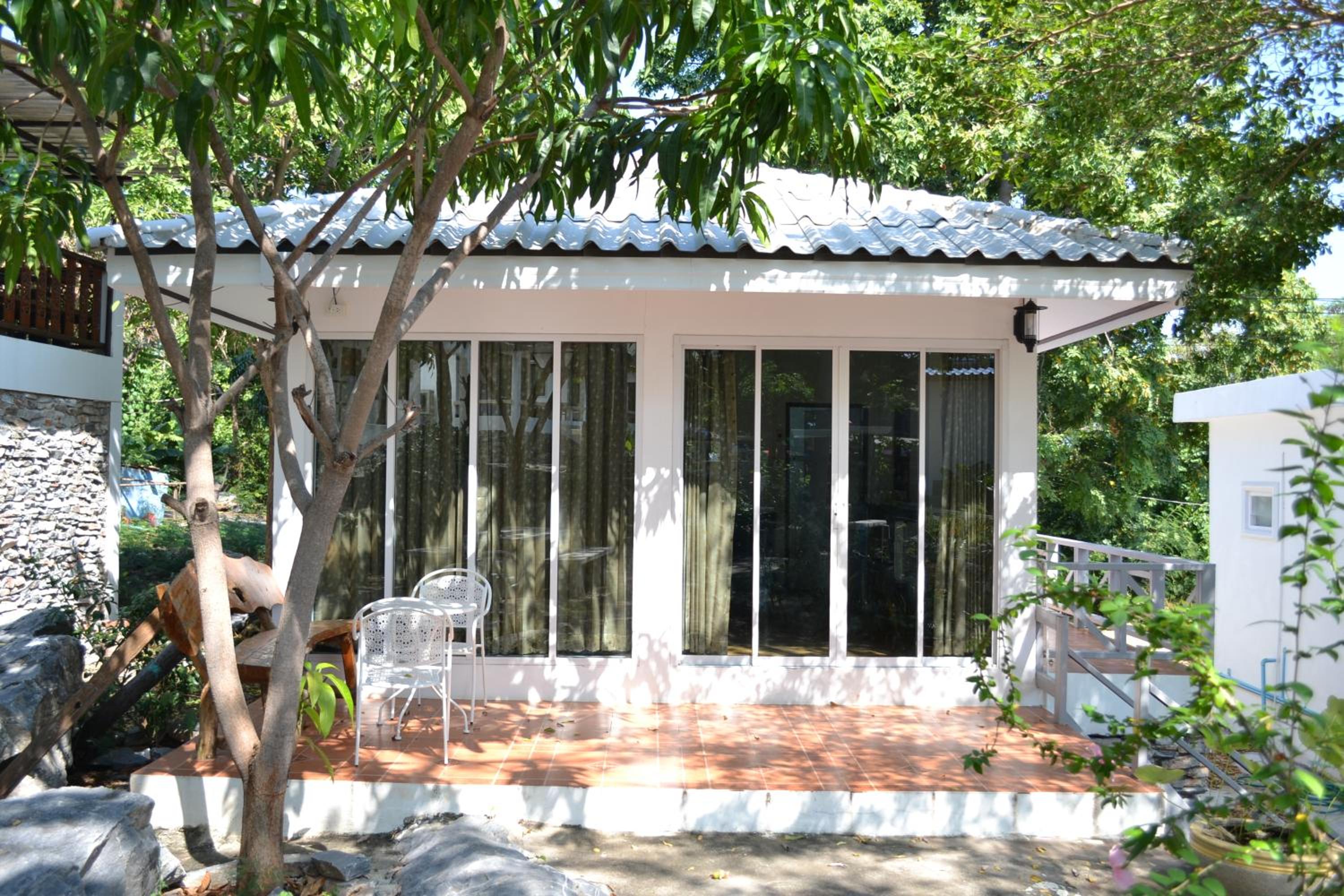 Benjaporn Bungalow 1/49