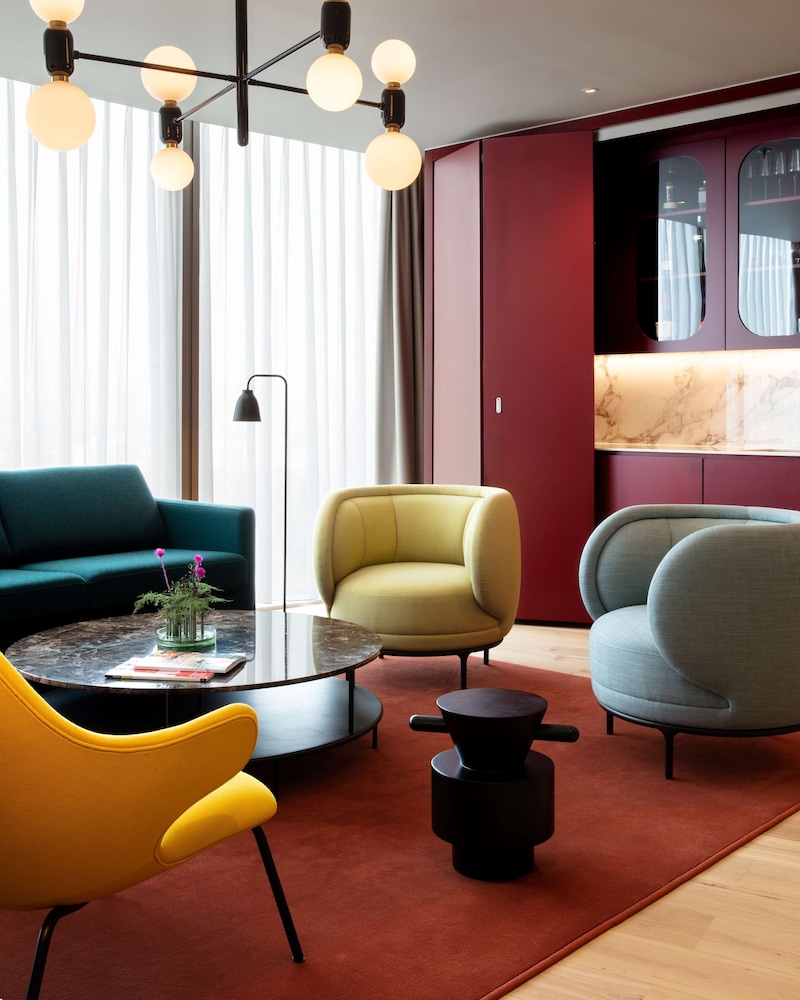 Art otel London Battersea power station powered by Radisson Hotels 26/48