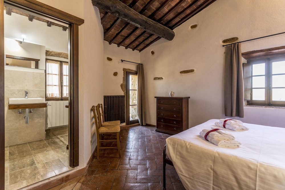 Residence Borgo Il Poggiaccio 33/82