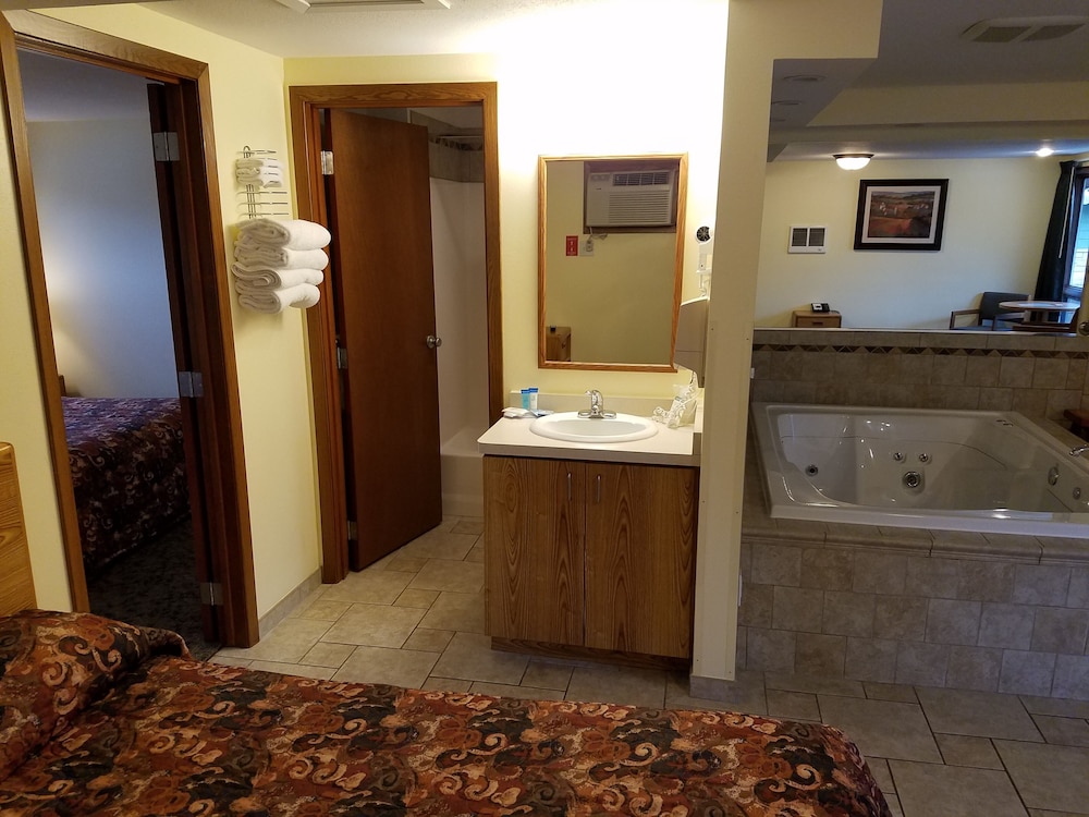 Black Hawk Motel 47/50