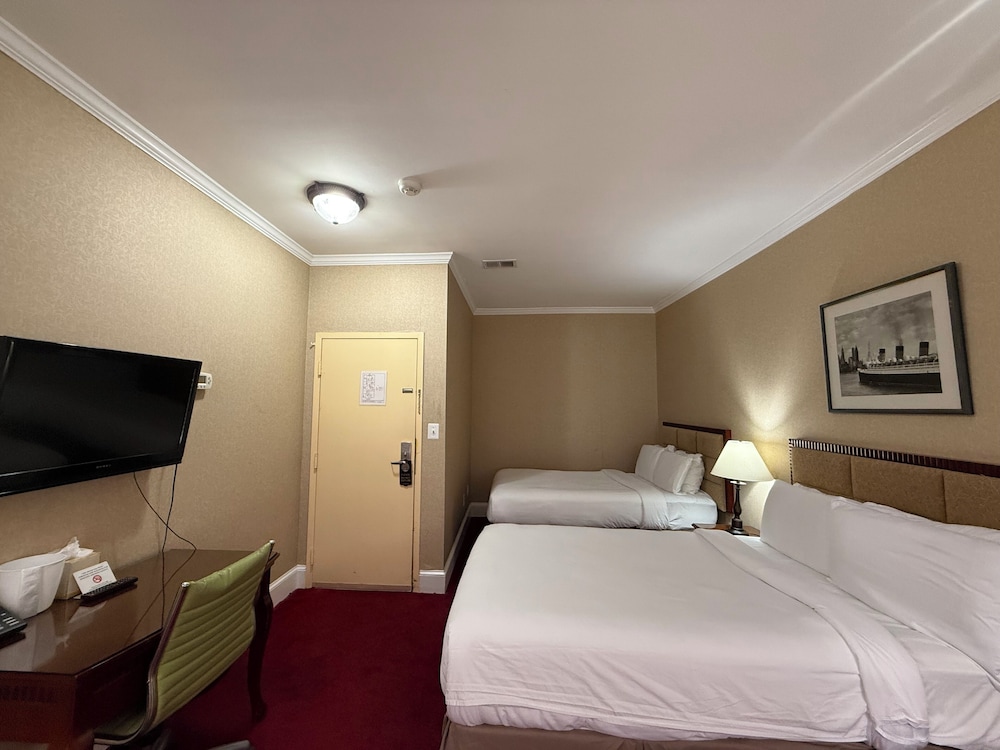 The Baron Hotel 24/50
